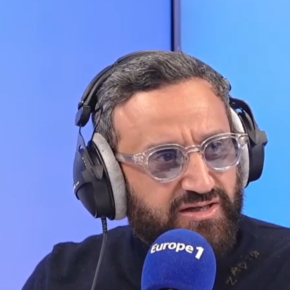 Gauthier Le Bret dévoile les cadeaux qu'il a offerts à sa femme pour son anniversaire, dans "On marche sur la tête", le 8 avril 2025, sur Europe 1