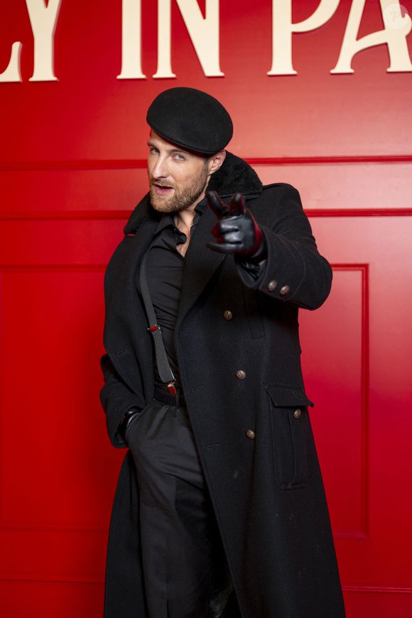 Paul duchemin lors de la première de la série "Emily in Paris" saison 5 au Grand Rex à Paris le 15 décembre 2025.

© Pierre Perusseau / Bestimage
