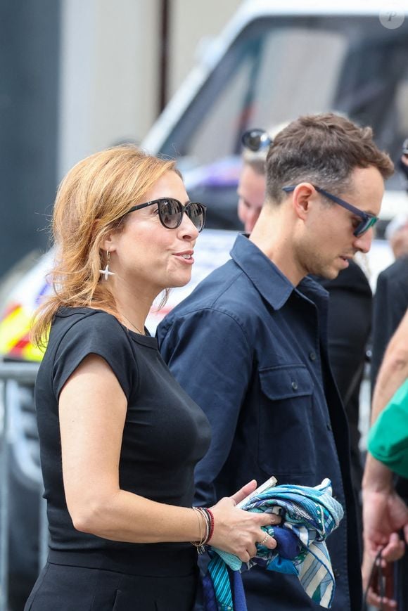 Léa Salamé et Hugo Clément - Arrivées aux obsèques de Thierry Ardisson en l'église Saint-Roch de Paris, France, le 17 juillet 2025. © Clovis-Jacovides/Bestimage