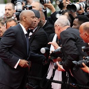Lundi 19 mai 2025, la légende vivante du cinéma hollywoodien était présente sur la Croisette aux côtés du réalisateur Spike Lee

Denzel Washington - Montée des marches du film « Highest 2 Lowest  » lors du 78ème Festival International du Film de Cannes, au Palais des Festivals à Cannes. Le 19 mai 2025
© Olivier Borde/ Bestimage