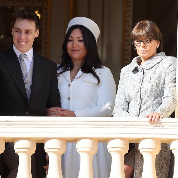 Louis Ducruet et sa femme Marie, La princesse Stéphanie de Monaco - La famille princière de Monaco au balcon du palais, à l'occasion de la Fête Nationale de Monaco. 
© Dominique Jacovides-Bruno Bebert / Bestimage