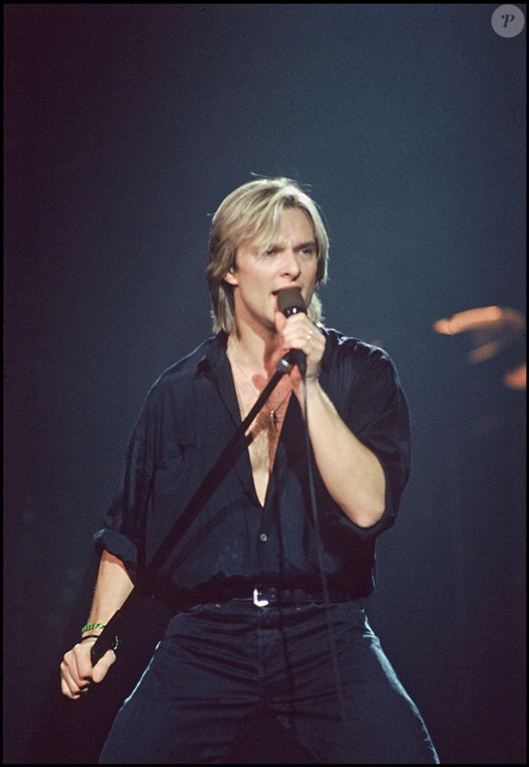 Archives - David Hallyday sur scène lors de sa première tournée en 1991
Crédit : AGENCE / BESTIMAGE