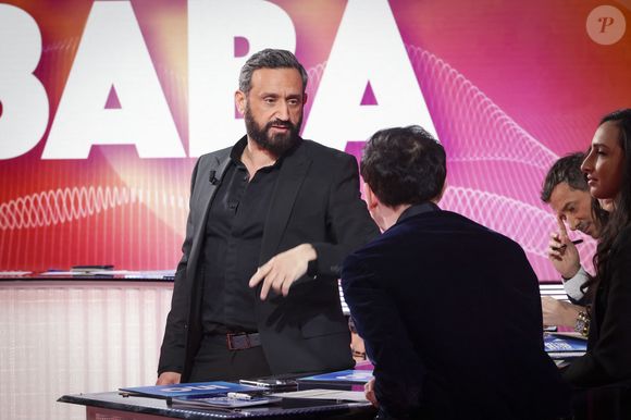 Exclusif - Cyril Hanouna, sur le plateau de l’émission « TPMP » présentée par C.Hanouna et diffusée en direct sur Youtube et sur toutes les box (SFR, FREE, Bouygues, MyCanal etc), Paris, France, le 19 mars 2025. © Jack Tribeca / Bestimage