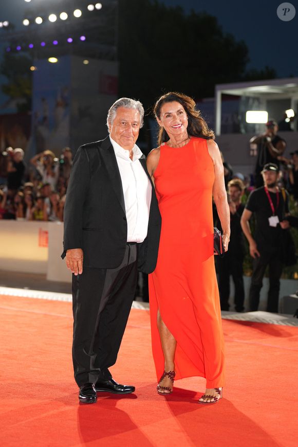 Christian Clavier et Isabelle De Araujo assistent au tapis rouge de la délégation du Filming Italy Award Venice lors de la 82e édition du Festival international du film de Venise le 31 août 2025 à Venise, en Italie. (Photo par Lucia Sabatelli / Bestimage)

©BestImage