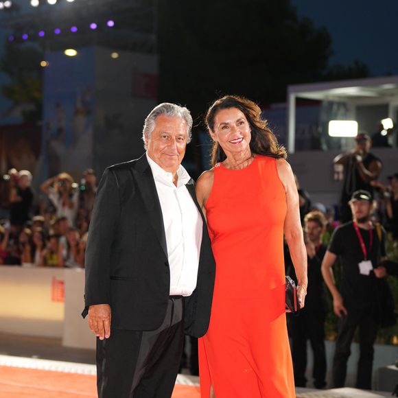 Christian Clavier et Isabelle De Araujo assistent au tapis rouge de la délégation du Filming Italy Award Venice lors de la 82e édition du Festival international du film de Venise le 31 août 2025 à Venise, en Italie. (Photo par Lucia Sabatelli / Bestimage)

©BestImage