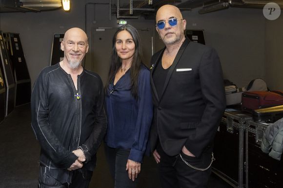 Exclusif - Florent Pagny et sa femme Azucena, Pascal Obispo  - Backstage de l'émission spéciale "Unis pour l'Ukraine" à la Maison de la Radio et de la Musique, diffusée en direct sur France 2 et présentée par Nagui et Leïla.Kaddour à Paris le 8 mars 2022© Cyril Moreau / Jack Tribeca / Bestimage