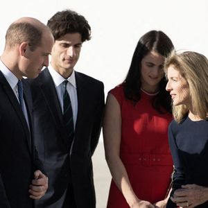 La petite-fille de JFK n'a que 35 ans.

Le prince William, le prince de Galles, Jack Schlossberg Kennedy, Tatiana Schlossberg Kennedy et Caroline Kennedy visitent la bibliothèque et le musée présidentiels John F. Kennedy où il rencontre l'ambassadrice Caroline Kennedy et fait une courte visite du musée. Il a ensuite rencontré Joe le 2 décembre 2022. Photo by Doug Peters/PA Photos/ABACAPRESS.COM