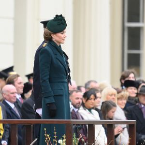 Ce jour-là, elle a visité le régiment des Irish Guards lors du défilé de la Saint-Patrick

Catherine (Kate) Middleton, princesse de Galles, colonel des Irish Guards, visite le régiment lors du défilé de la Saint-Patrick à la caserne Wellington de Londres, Royaume Uni, le 17 mars 2025. © Jonathan Buckmaster/MirrorPix/Bestimage
