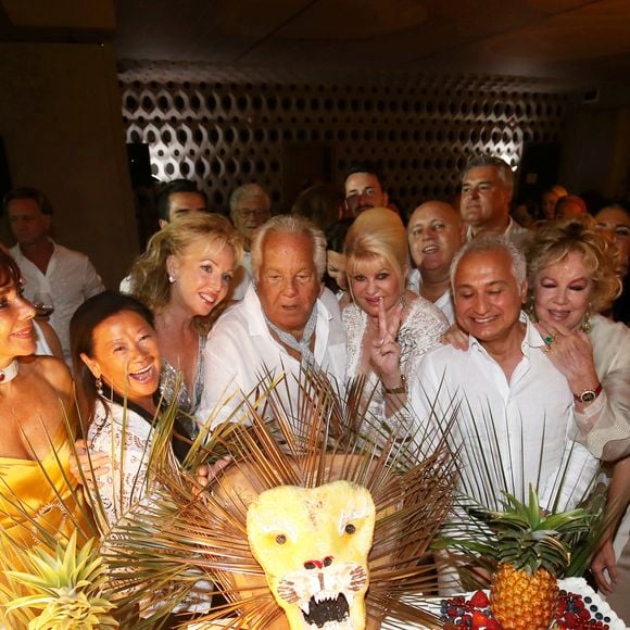 Exclusif - Jeanne d'Hauteserre (maire du 8ème arrondissement), la princesse Camilla de Bourbon des Deux-Siciles, Massimo Gargia, Ivana Trump et guest - M.Gargia fête son 78ème anniversaire à l'hôtel de Paris à Saint-Tropez, Côte d'Azur, France, le 19 août 2018. © Luc Boutria/Nice Matin/Bestimage