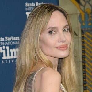 Angelina Jolie au 46e Santa Barbara International Film Festival dont le Matlin Modern Master Award lui rendait hommage au Théâtre Arlington.  

Photo : Photo Press Service / BESTIMAGE