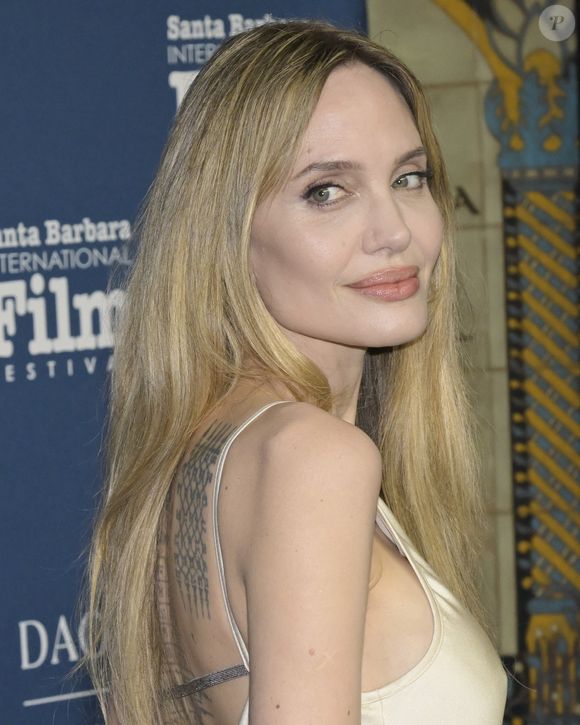 Angelina Jolie au 46e Santa Barbara International Film Festival dont le Matlin Modern Master Award lui rendait hommage au Théâtre Arlington.  

Photo : Photo Press Service / BESTIMAGE