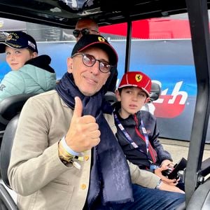 Gad Elmaleh et son fils Raphaël - Les célébrités lors des "24H du Mans", le 15 juin 2024.
© Fabien Faure/Bestimage
