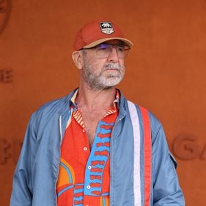 Eric Cantona - Célébrités au village des Internationaux de France de tennis de Roland Garros 2024 à Paris le 7 juin 2024.  © Jacovides-Moreau/Bestimage