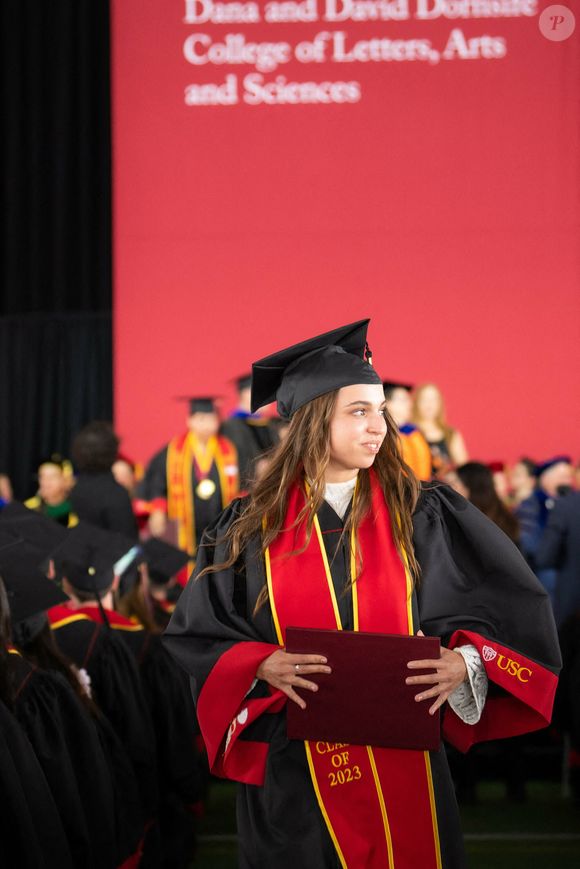 Le roi Abdallah II et la reine Rania, la princesse Iman et M. Jameel Thermiotis avec la princesse Salma lors de sa remise de diplôme à l'Université de Californie du Sud Los Angeles,12 mai 2023 Photo : Cour royale hachémite / Albert Nieboer / dpa/ABACAPRESSS.COM Point de Vue OUT