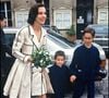 En 1987, Carole Bouquet et Francis Giacobetti devenaient parents de Louis.
Archives - Carole Bouquet et ses deux fils, Dimitri et Louis, le jour de son mariage avec Jacques Leibowitch en 1911.
Agence / Bestimage
