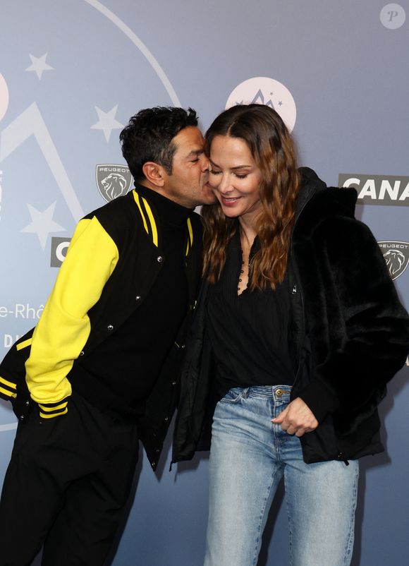 Jamel Debbouze et Mélissa Theuriau sur le tapis rouge lors du 29ème Festival International du Film de Comédie de l'Alpe d'Huez, le 21 Janvier 2026. 

Photo : Dominique Jacovides / Bestimage