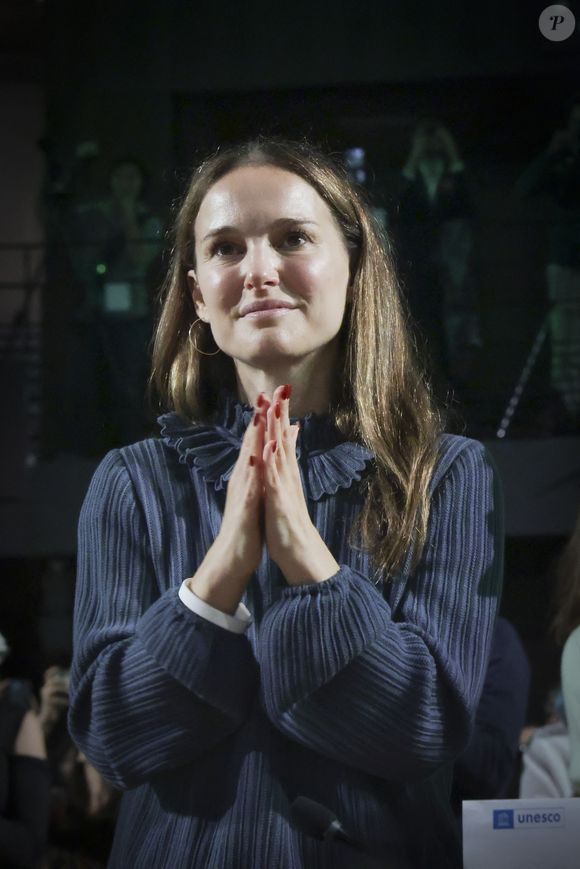 Natalie Portman lors de l’intervention de J.Goodall au siège de l’UNESCO à Paris, France, le 19 octobre 2024. © Jack Tribeca/Bestimage