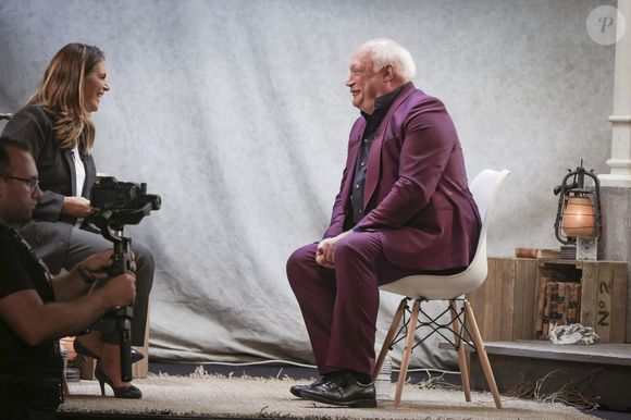 Exclusif - Eric-Emmanuel Schmitt, Valérie Benaim - Enregistrement de l'émission littéraire "Droits d'auteurs" au Théâtre Rive Gauche, présentée par V.Benaim et diffusée le 15 novembre sur C8 en programme de nuit, et sur la plateforme MyCanal à partir du 16 novembre. Le 15 octobre 2023
© Jack Tribeca / Bestimage