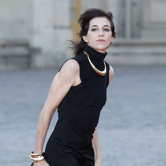 Charlotte Gainsbourg - Dîner d'Etat au château de Versailles en l'honneur de la visite officielle du roi et de la reine d'Angleterre en France (20 - 22 septembre 2023), le 20 septembre 2023. 150 invités triés sur le volet ont été conviés à cette occasion.© Jacovides-Moreau / Bestimage
