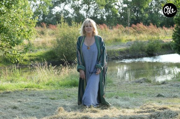 En 2011, après avoir vendu sa maison de Porquerolles, elle s’était installée à Châtelain, près de Château-Gontier-sur-Mayenne.

Exclusif - Apres la vente de sa propriete de Porquerolles, Mylene Demongeot s'est achetée une ferme en Mayenne. DANIEL ANGELI / BESTIMAGE