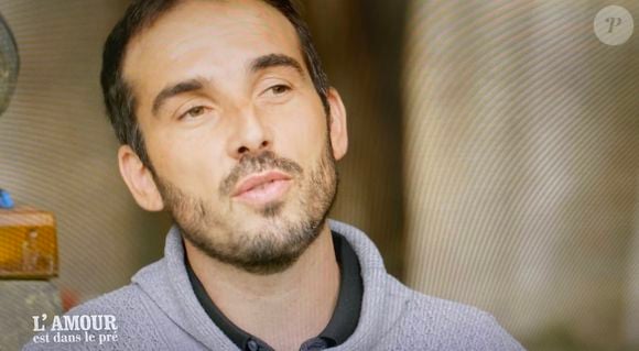 PORTRAIT Julien (L'amour est dans le pré 2025) dévoile sa maison entièrement rénovée, une ancienne grange où vivaient des vaches... - Purepeople