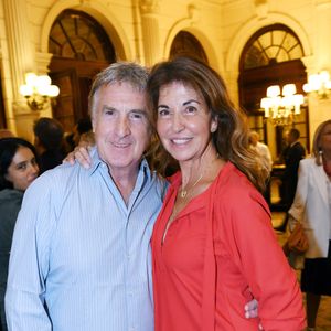 Exclusif - François Cluzet et sa femme Narjiss Slaoui-Falcoz à l'exposition "Douceur animale" de Michel Bassompierre à l'InterContinental Paris - Le Grand le 17 septembre 2024. © Rachid Bellak / Bestimage
