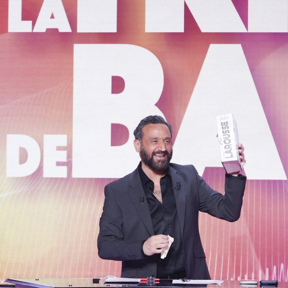Exclusif - Cyril Hanouna, sur le plateau de l’émission « TPMP » présentée par C.Hanouna et diffusée en direct sur Youtube et sur toutes les box exceptée Bouygues (SFR, FREE, MyCanal etc), Paris, France, le 03 mars 2025. © Jack Tribeca / Bestimage