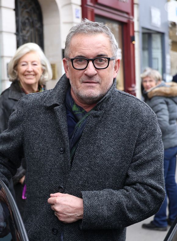 Ce véritable havre de paix en pleine nature l'a aidé à se ressourcer et à canaliser ses excès.

Exclusif - Christophe Dechavanne à la sortie des studios RTL à Neuilly-sur-Seine, France, le 30 janvier 2024.
Agence / Bestimage