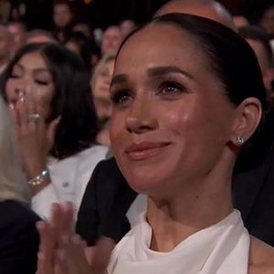 Des raisons qui ont convaincu Netflix de ne pas poursuivre sa collaboration avec le couple Sussex

Le prince Harry, duc de Sussex et Meghan Markle, duchesse de Sussex, lors de la cérémonie des "ESPY Awards 2024" à Los Angeles, le 11 juillet 2024. Backgrid UK/ Bestimage