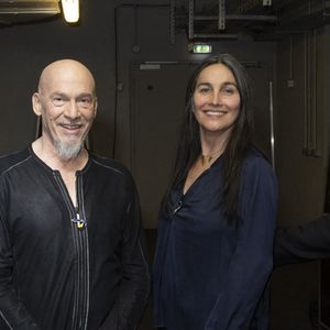 On ignore en revanche si les parents étaient de la partie, n'apparaissant pas sur les photos et vidéos

Exclusif - Florent Pagny et sa femme Azucena, Pascal Obispo  - Backstage de l'émission spéciale "Unis pour l'Ukraine" à la Maison de la Radio et de la Musique, diffusée en direct sur France 2 et présentée par Nagui et Leïla.Kaddour à Paris le 8 mars 2022. France Télévisions et Radio France s'associent, face à l'urgence humanitaire, pour soutenir et aider le peuple ukrainien et toutes les populations touchées par le conflit, sur place et dans les pays limitrophes. Le service public s'engage aux côtés de la Croix-Rouge française, qui lance un appel aux dons financiers, pour faire face aux besoins humanitaires, qui ne cessent de s'intensifier. Cette soirée spéciale est diffusée en simultané sur France 2 et France Inter avec un concert exceptionnel en direct, avec la participation des formations musicales de Radio France. Avec cette soirée, France Télévisions et Radio France permettent aux Français de répondre concrètement à l'urgence humanitaire, à l'intérieur et à l'extérieur de l'Ukraine, à travers des dons à la Croix-Rouge française. © Cyril Moreau / Jack Tribeca / Bestimage