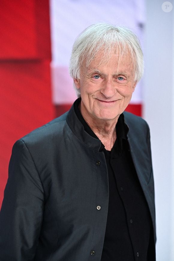 Exclusif - Dave - Enregistrement de l'émission "Vivement dimanche" au studio Gabriel à Paris, le 17 avril 2024, présentée par M.Drucker, et diffusée le 28 avril 2024 sur France 3.
© Guillaume Gaffiot / Bestimage