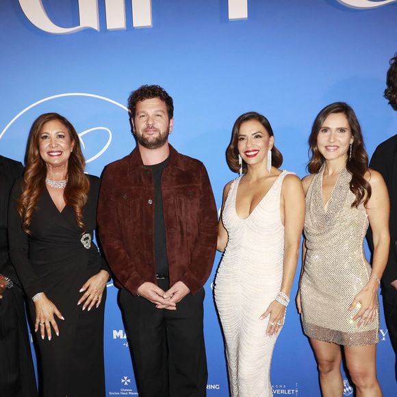 Slimane et Joyce Jonathan ont envoûté le public avec leurs performances musicales pendant la soirée.

Slimane, Maria Bravo, Claudio Capéo, Eva Longoria, Joyce Jonathan, Charles Fardin - Photocall du Global Gift Gala Paris à l'hôtel Four Seasons George V à Paris le 8 novembre 2025. © Marc Ausset-Lacroix/Bestimage