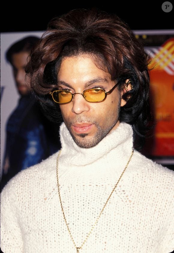 Le "kid de Minneapolis" laissait derrière lui un héritage de 138 millions d'euros

Le chanteur Prince à New York en 2000. © STARMAX / BESTIMAGE