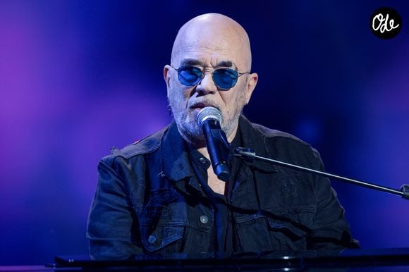 Pascal Obispo pour les surprises lors de l'enregistrement de l'émission "La Boîte à secrets", dans les studios du Lendit à Saint-Denis, France, le 1er décembre 2025.

© Cyril Moreau/Bestimage