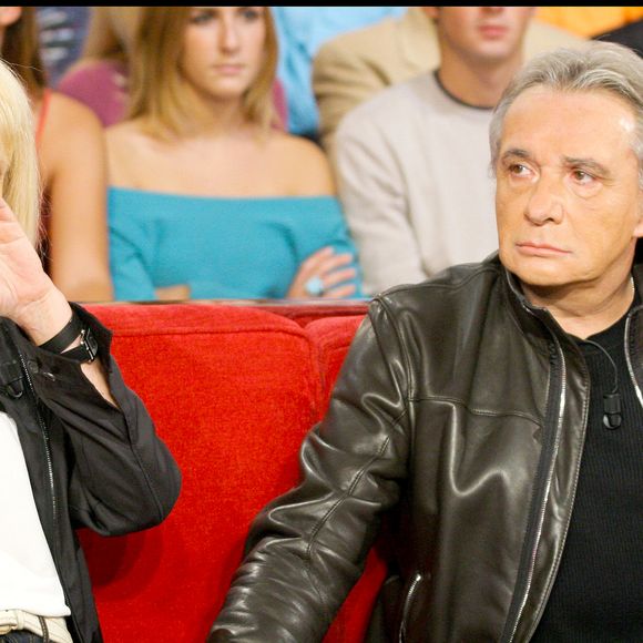 Michel Sardou a révélé qu'il avait failli l'épouser.

Michel Sardou et Mireille Darc sur le plateau de "Vivement Dimanche".  © Guillaume Gaffiot/Bestimage