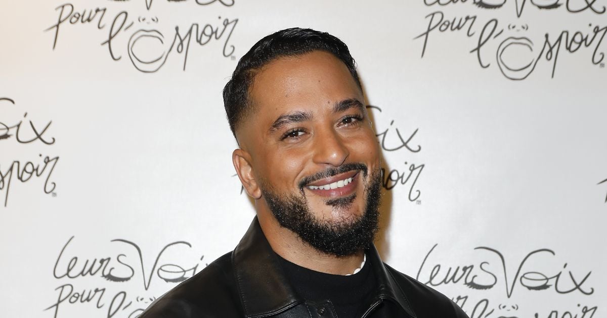 Surprise en plein mariage à Cannes ! Slimane débarque pour interpréter la  chanson la plus romantique de son répertoire - Purepeople