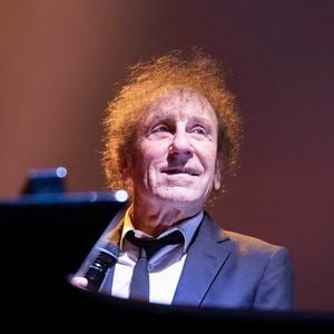Alain Souchon a fait quelques confidences au sujet de son quotidien.

Alain Souchon - XVème gala pour la Fondation Recherche Alzheimer à l'Olympia à Paris. © Jack Tribeca/Bestimage
