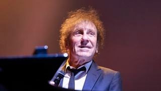 Contrairement à 91% des Français, Alain Souchon continue de se priver d'un objet pourtant très très pratique