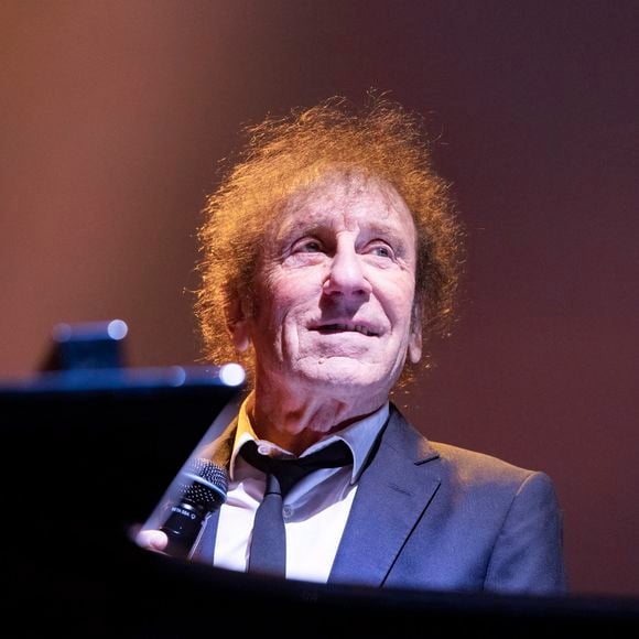 Alain Souchon a fait quelques confidences au sujet de son quotidien.

Alain Souchon - XVème gala pour la Fondation Recherche Alzheimer à l'Olympia à Paris. © Jack Tribeca/Bestimage