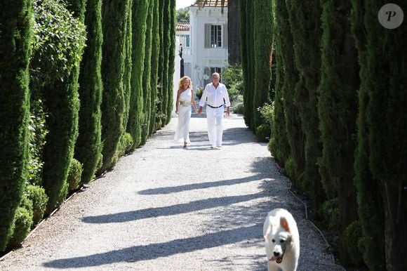 Exclusif - le prince Charles de Bourbon des Deux-Siciles et la princesse Camilla de Bourbon des Deux-Siciles lors d'un rendez-vous photo au Chateau de Saint-Tropez le 28 août 2024.

© Claudia Albuquerque / Bestimage