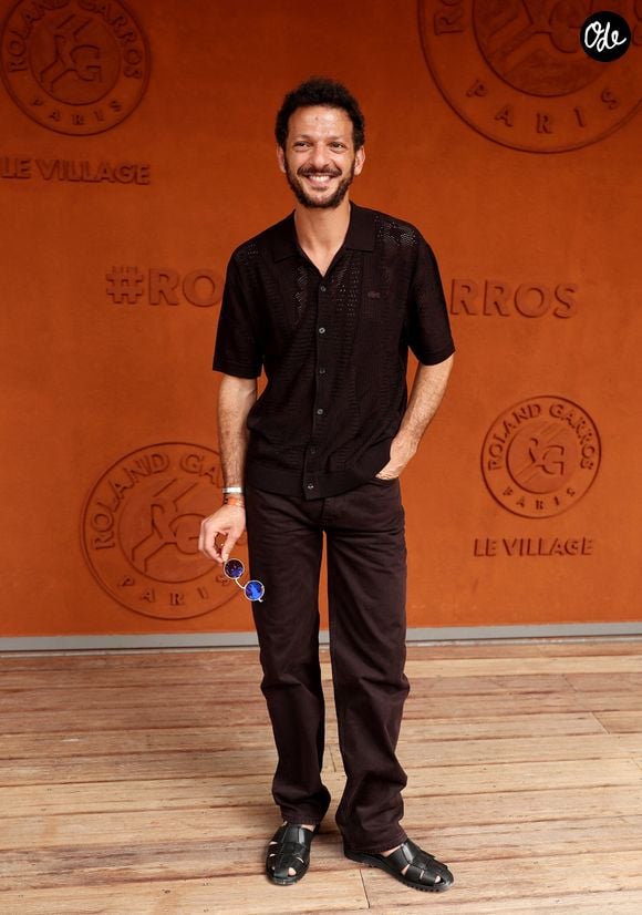 Vincent Dedienne - Les célébrités au photocall du village lors des Internationaux de France de Tennis de Roland Garros 2026. Paris, le 31 mai 2026. © Jacovides / Bestimage