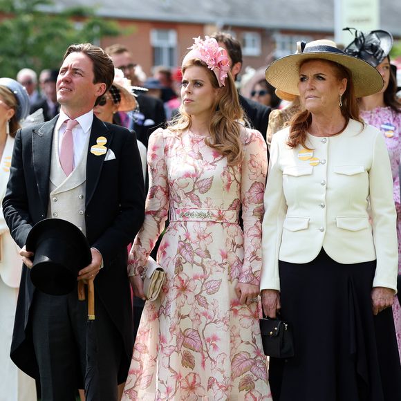 Edoardo Mapelli Mozzi, la princesse Beatrice d'York, Sarah Ferguson, duchesse d'York - La famille royale d'Angleterre aux courses hippiques "Royal Ascot 2024" à Ascot. Le 19 juin 2024
© Cover Images / Zuma Press / Bestimage
