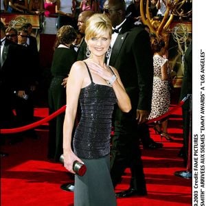 Courtney Thorne-Smith aux 55e Emmy Awards, à Los Angeles, le 22 septembre 2003. FAME PICTURES / BESTIMAGE