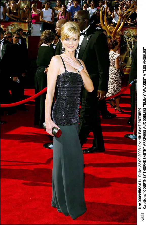 Courtney Thorne-Smith aux 55e Emmy Awards, à Los Angeles, le 22 septembre 2003. FAME PICTURES / BESTIMAGE