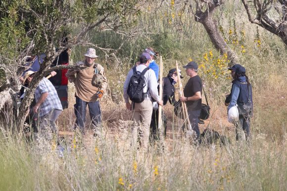 La police portugaise reprend les investigations, deux ans après les dernières fouilles menées au Portugal. De nouvelles recherches ont commencé aujourd'hui près de Praia da Luz, là où Maddie McCann a disparu en mai 2007. Praia da Luz, le 3 juin 2025.