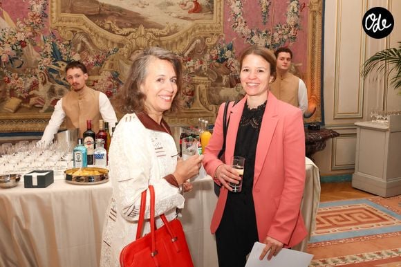 Exclusif - Tania Cavassini et Alexandra Allen - Quelques semaines après avoir ouvert la Journée de l'Assemblée nationale dédiée à l'Engagement, le samedi 11 avril 2026, M.Ladreit de Lacharrière a reçu Y.Braun-Pivet pour un prestigieux dîner du Cercle de la Revue des Deux Mondes, le 8 juin 2026. 
© Jack Tribeca / Bestimage