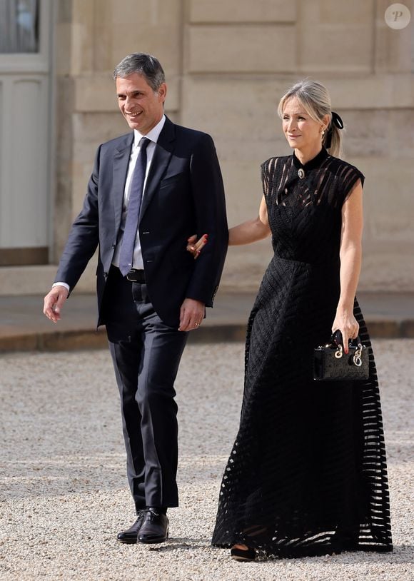Rodolphe Saade et sa femme Véronique - Dîner d'état en l'honneur du président des Etats-Unis et sa femme au palais de l'Elysée à Paris, à l'occasion de leur visite officielle en France. Le 8 juin 2024
© Jacovides-Moreau / Bestimage