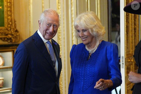 Le roi Charles III et son épouse, accompagnés de Melania et Donald Trump visitent la Royal Collection Exhibition du château de Windsor. © PA Photo/ Bestimage