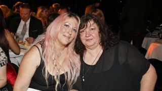 Loana : Sa mère Violette, 69 ans, s'était rendue à son domicile à Nice il y a peu, "on entendait Titi aboyer"