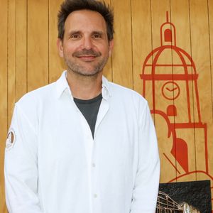 Christophe Michalak, président du jury - Les Chefs à Saint-Tropez fêtent les producteurs 2026 avec un concours de Pâtisserie" La Tropézienne" sur la place des Lices à Saint-Tropez, le 2 mai 2026. © Jean-Marc Lhomer / Bestimage